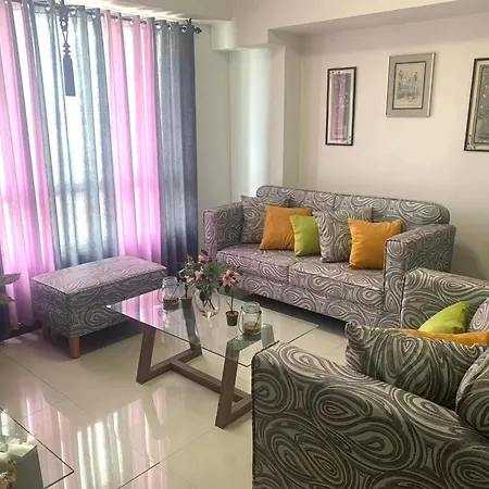 2 Bedroom Fully Furnished Cozy Condo Near Greenfield